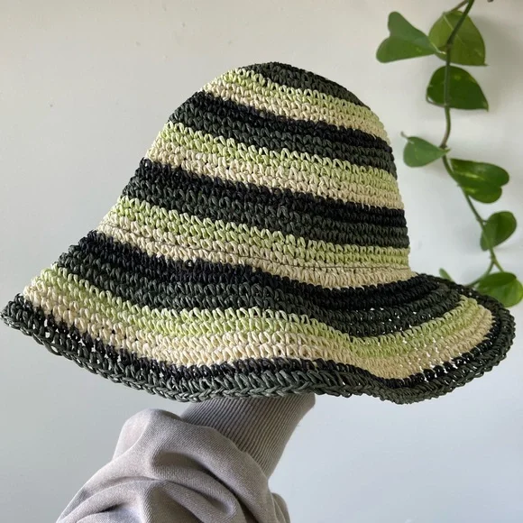 Beach hat - Picture 2 of 6
